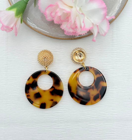 Edle Ohrringe, große Ohrringe, hochwertiger Modeschmuck, edler Modeschmuck, Modeschmuck Ohrringe, Ohrringe aus Horn, Onlineshop Ohrringe, Statement Ohrringe, Statementohrringe