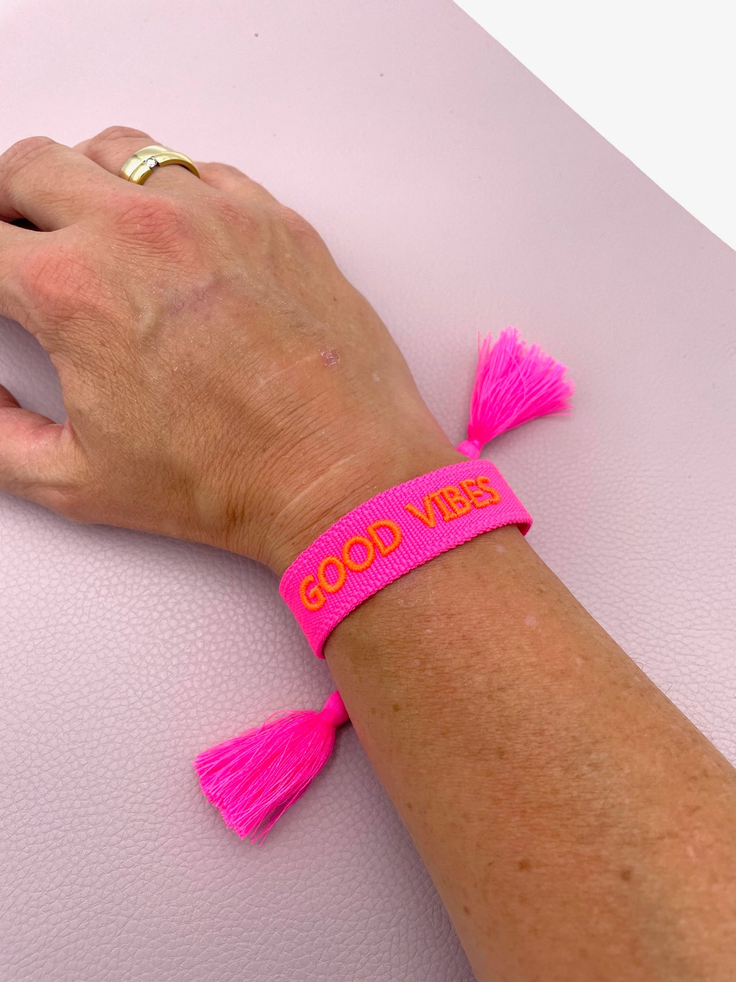 Stoffarmband, Statementarmband