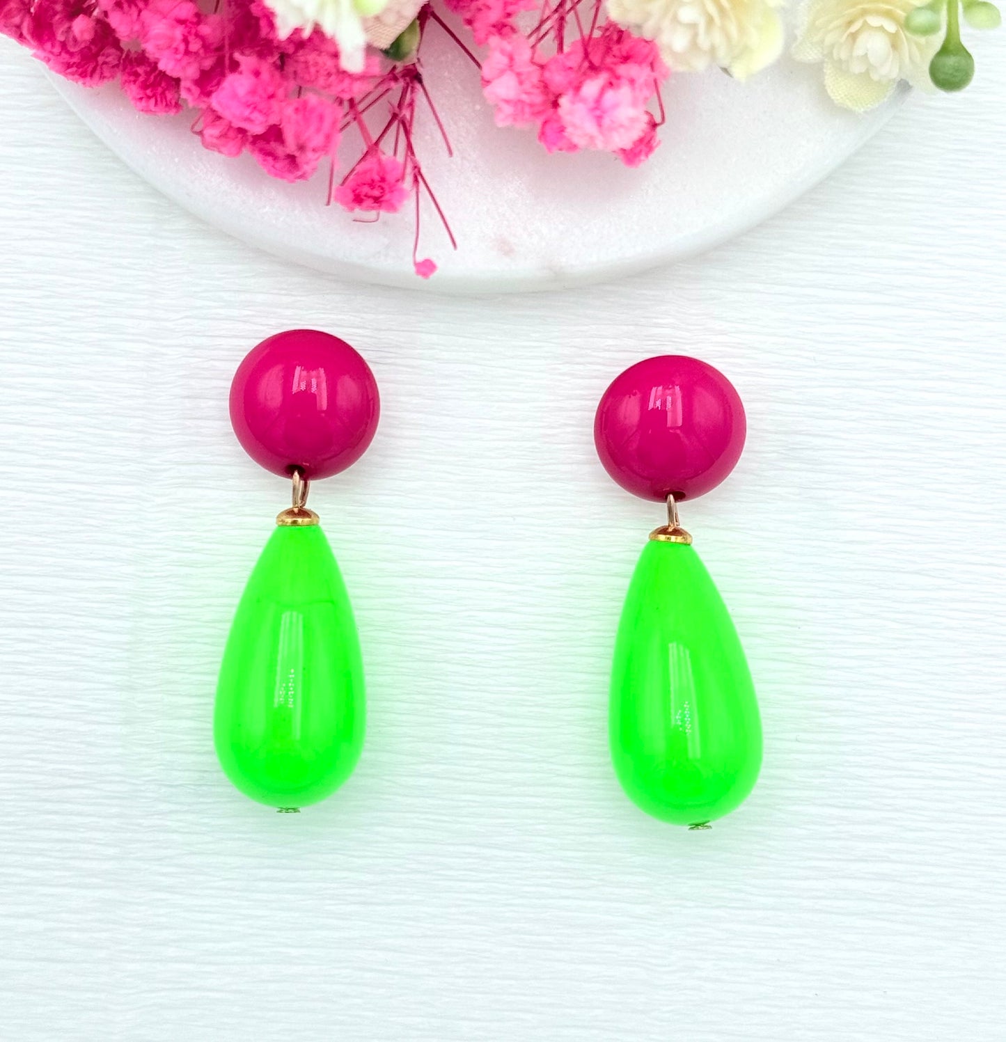 grüne Ohrringe, Ohrringe grün, pinke Ohrringe, Ohrringe pink, Ohrringe neon, Ohrringe grün pink, Ohrringe neon grün, Ohrringe mit Tropfen, Tropfenohrringe, Modeschmuck Ohrringe, hochwertiger Modeschmuck, Onlineshop Ohrringe, Statementohrringe, klassische Ohrringe, Julilein Ohrringe