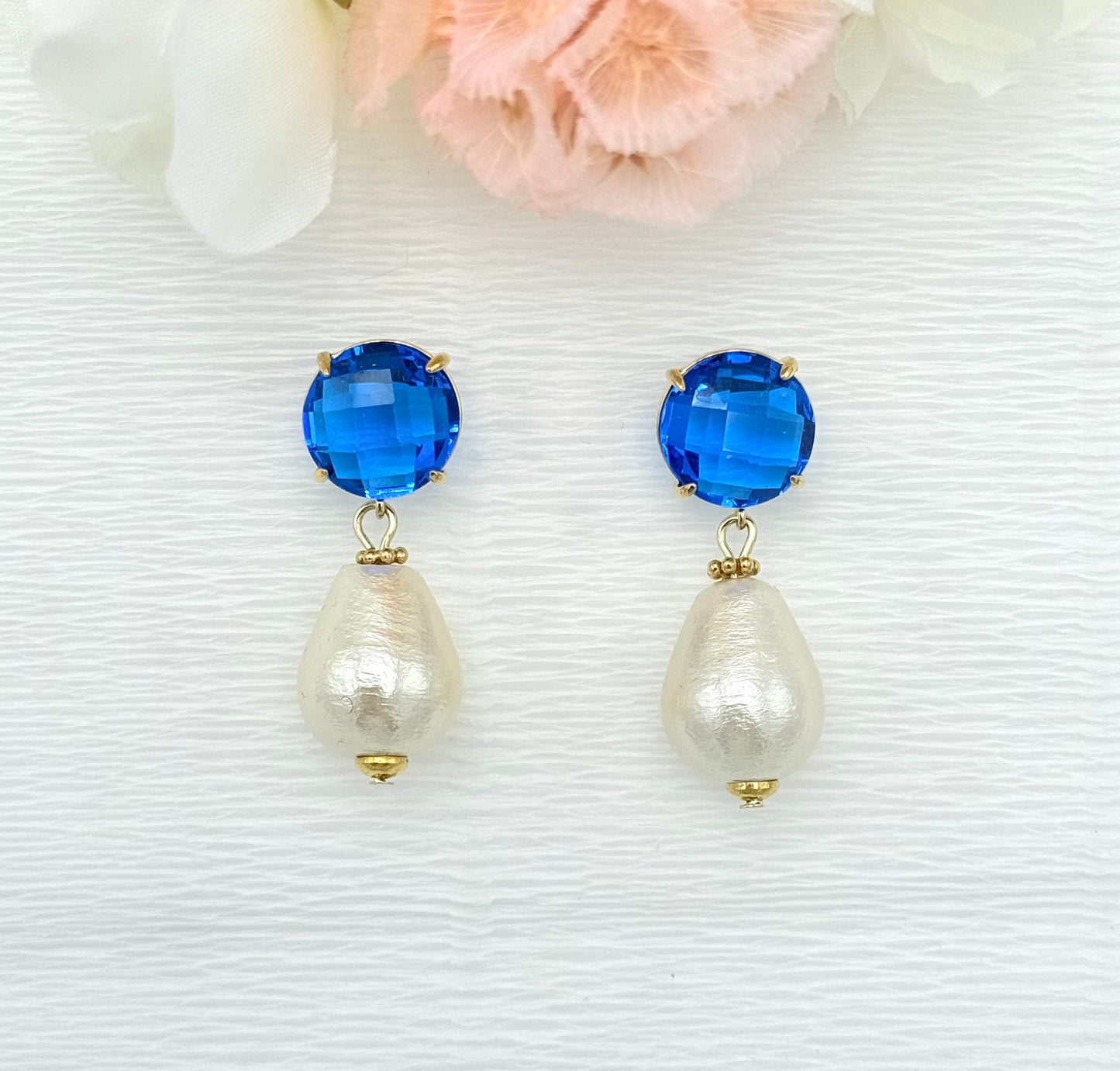 schöne Ohrringe, bunte Ohrringe, glänzende Ohrringe, glitzernde Ohrringe, Glitzerohrringe, leichte Ohrringe, klassische Ohrringe, edler Modeschmuck, Perlenohrringe, Ohrringe mit Baumwolltropfen, Tropfenohrringe, Ohrringe mit Tropfenanhänger