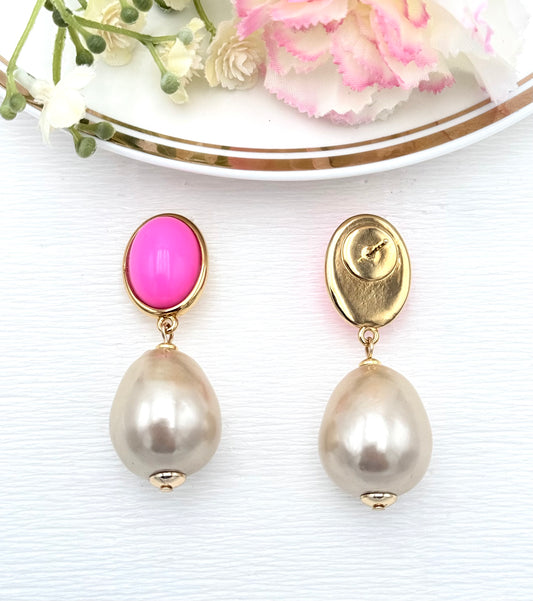 Flamingopinker Stecker mit ganz leichtem Tropfen