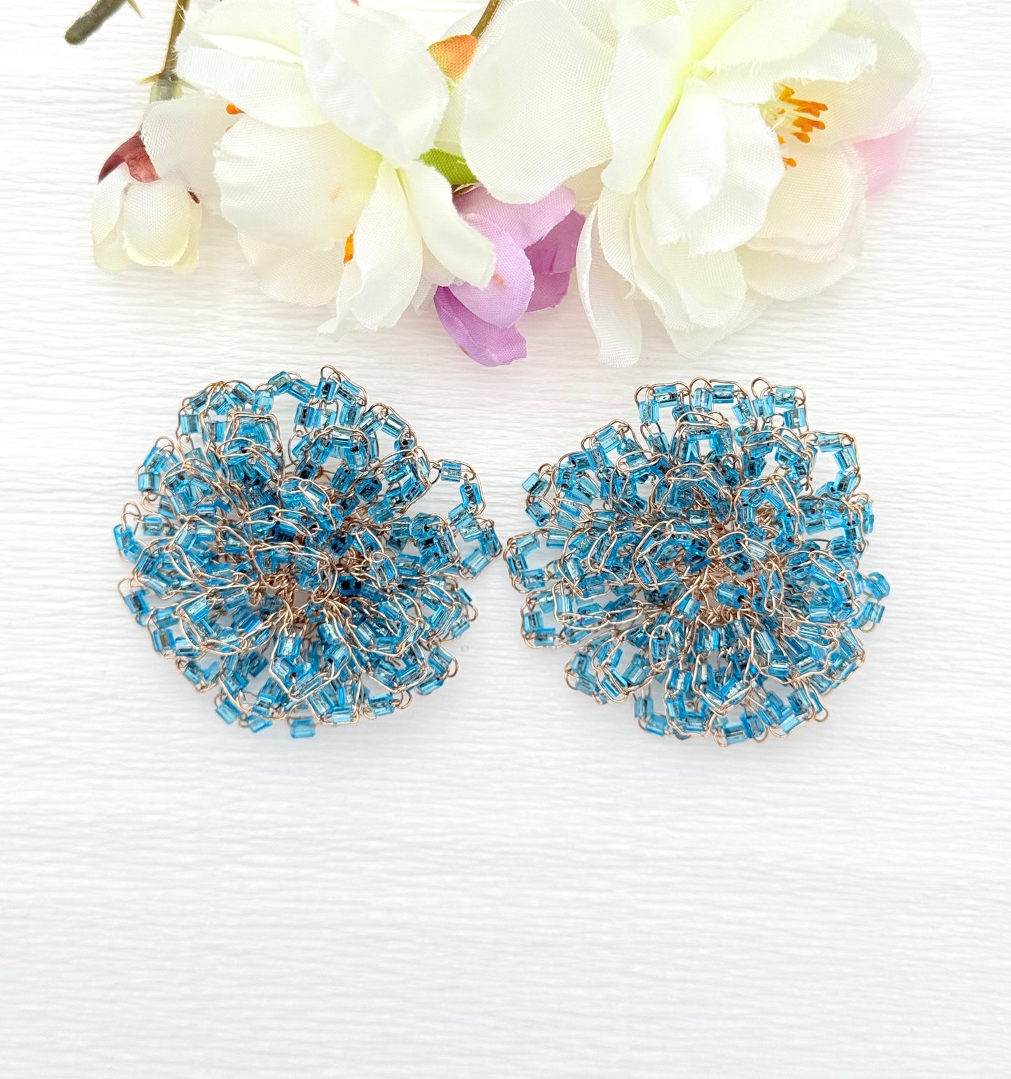 Edle Ohrringe in Form einer grossen himmelblauen Blüte - SALE (statt 129,95 €)