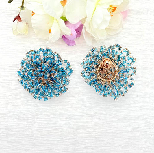 Edle Ohrringe in Form einer grossen himmelblauen Blüte - SALE (statt 129,95 €)