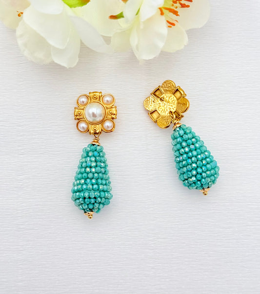 Türkise Tropfenohrringe mit wunderschönem Stecker