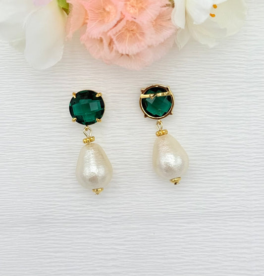grüne Ohrringe, Ohrringe grün, Ohrringe mit Baumwollperle, Glitzer Ohrringe, Ohrringe glitzer, Modeschmuck Ohrringe, hochwertiger Modeschmuck, Onlineshop Ohrringe, edle Ohrringe, Baumwollperlen, Ohrringe leicht, Ohrringe mit Baumwolltropfen