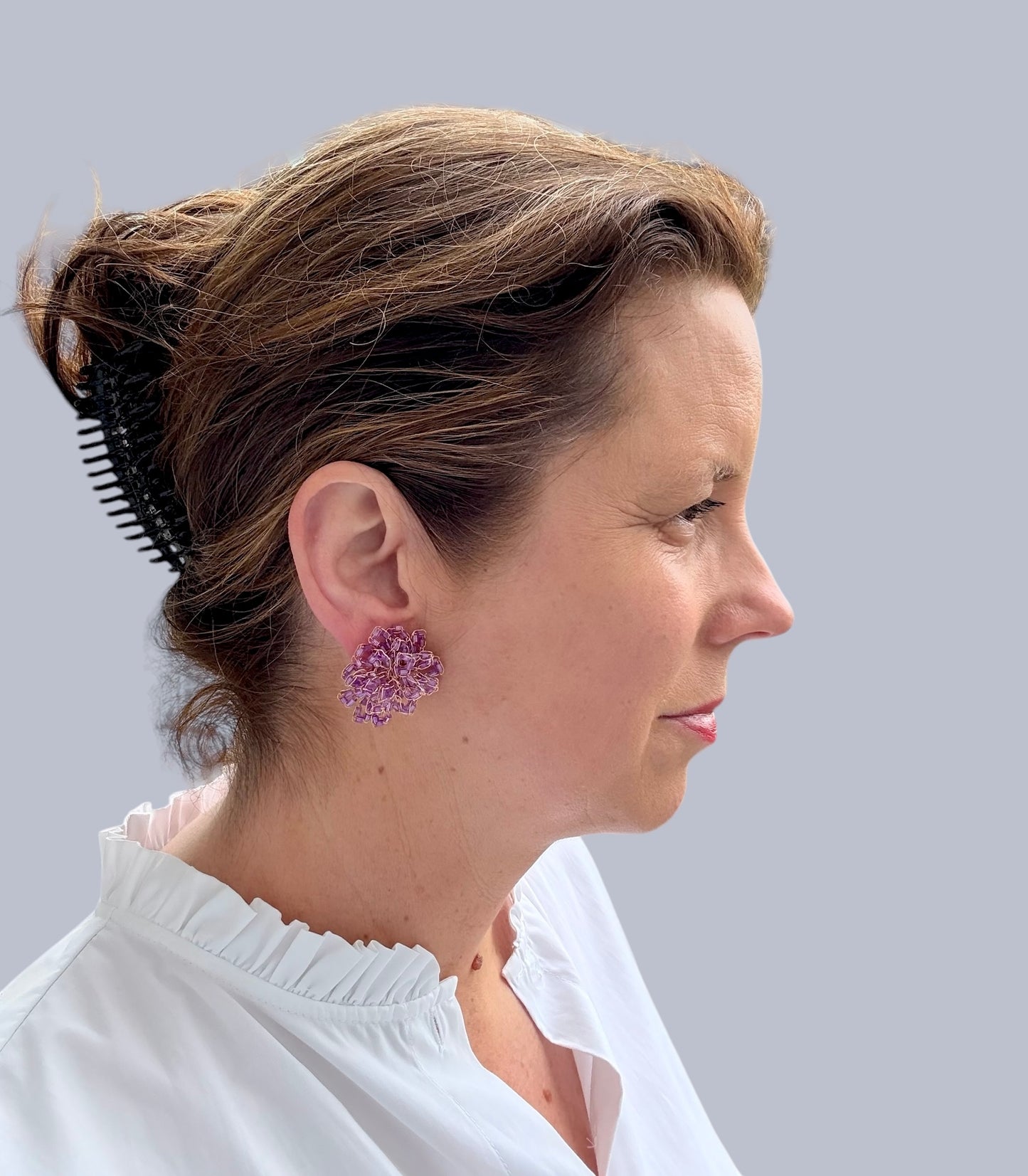 Edle Ohrringe in Form einer kleinen lila Blüte - SALE (statt 109,95 €)