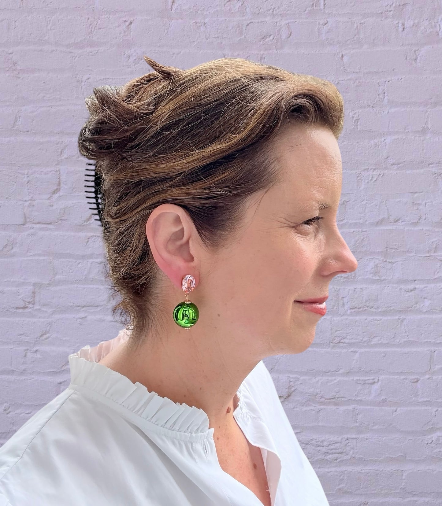 Grüne Ohrringe mit rosa Glitzerstecker