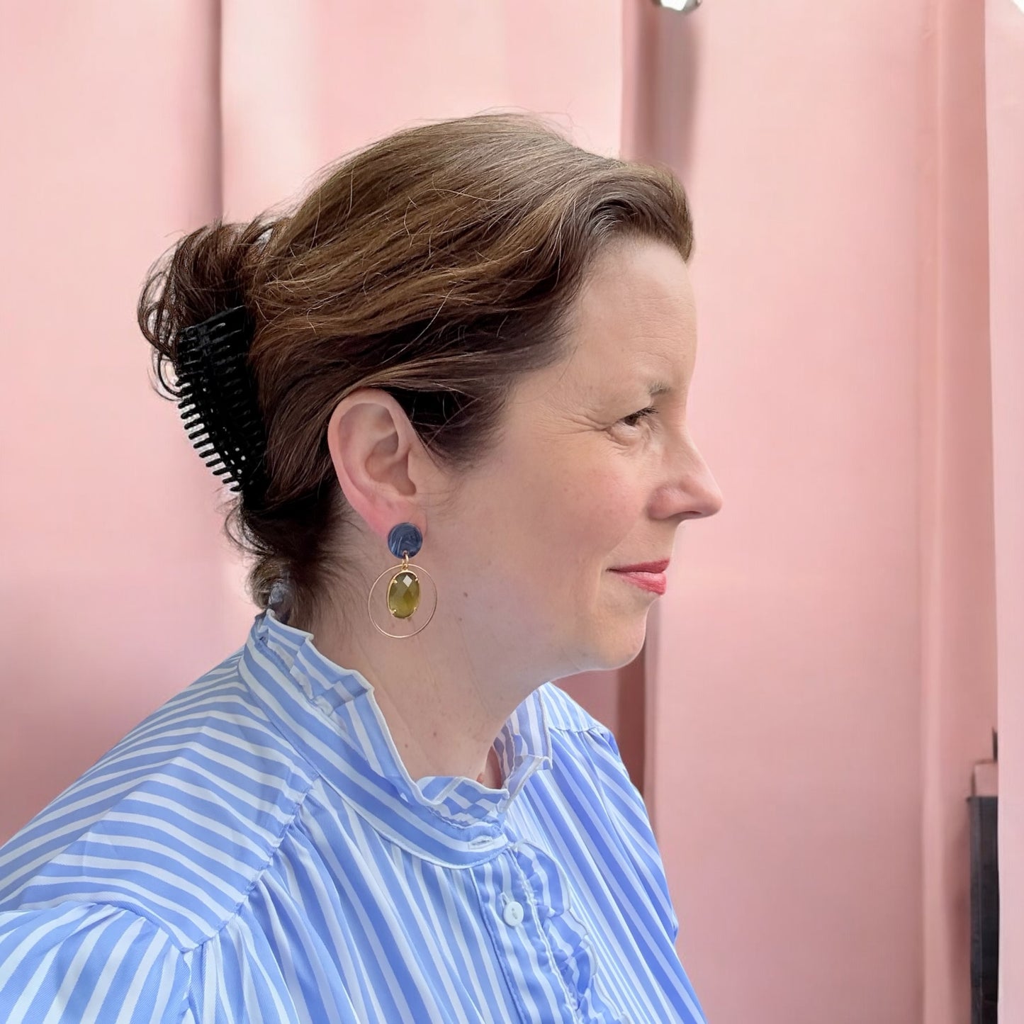 Sommerohrring ANNA mit grünem Anhänger und blauem Stecker