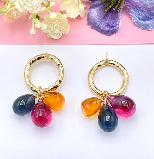 Bunte Ohrringe, Ohrringe bunt, Ohrringe mit Anhänger, Modeschmuck Ohrringe, hochwertiger Modeschmuck, Onlineshop Ohrringe, Statementohrringe, klassische Ohrringe, Julilein Ohrringe, Ohrringe mit Muranoglas, auffällige Ohrringe