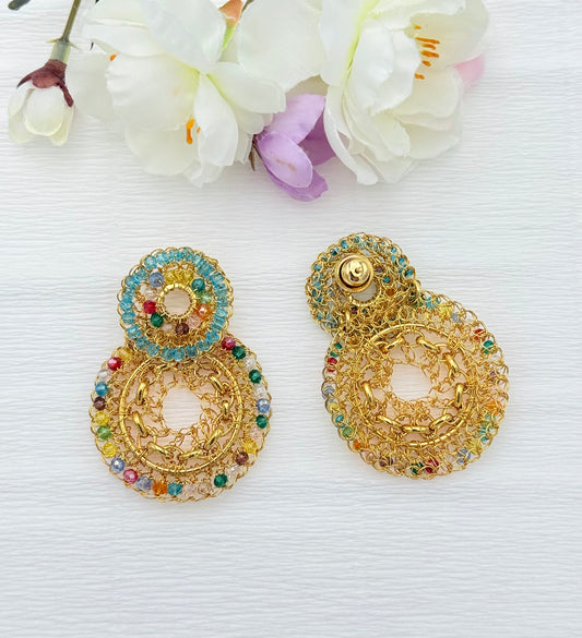 Funkelnde Statement-Ohrringe