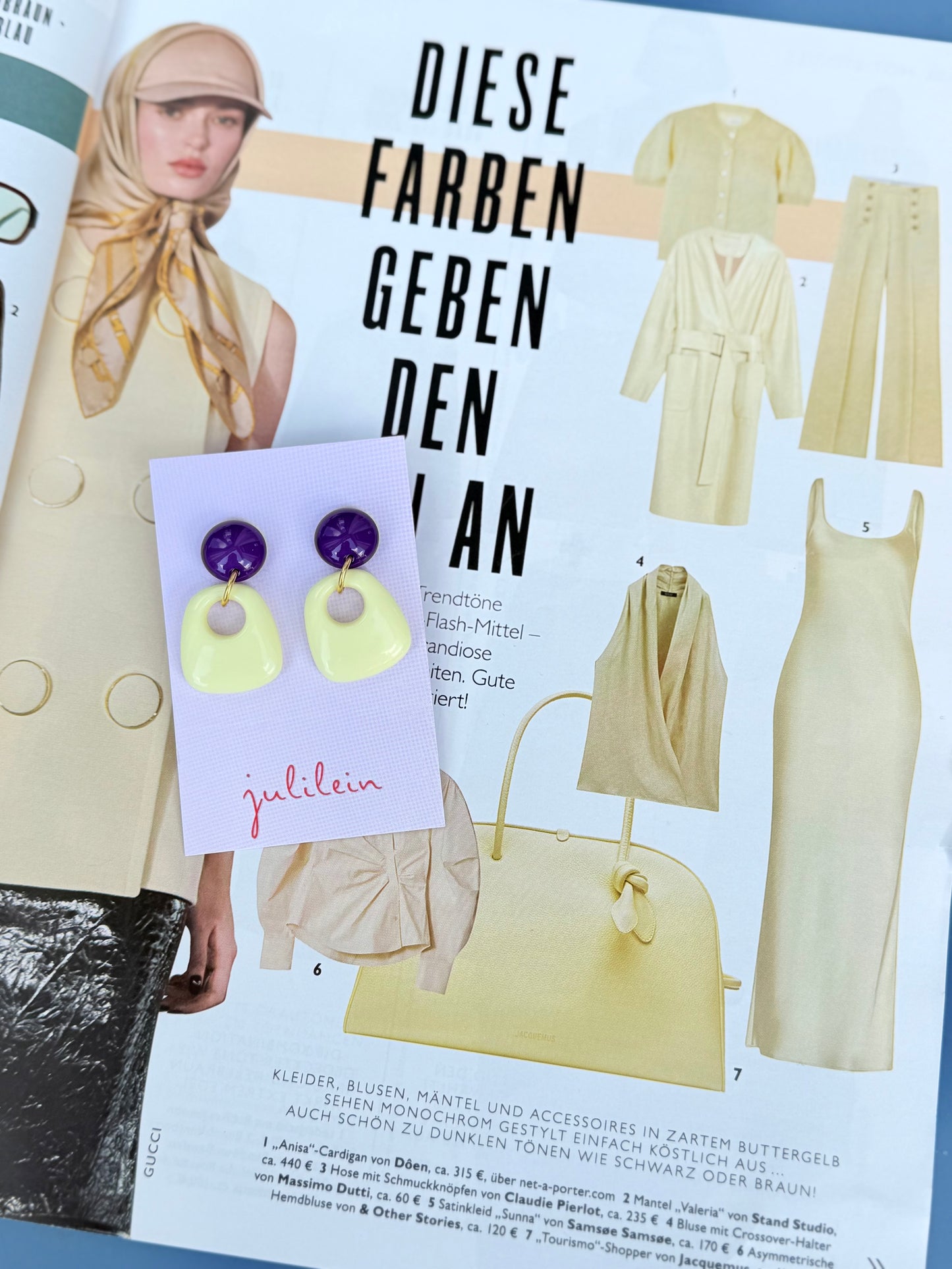 Lila Ohrringe mit Anhänger in der Trendfarbe Buttergelb