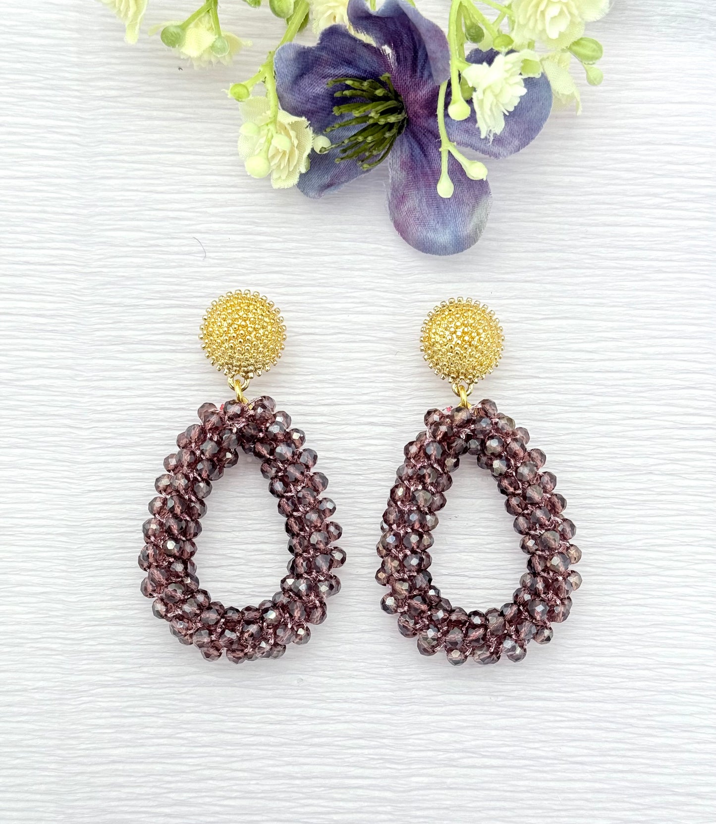 Violette Ohrringe, Ohrringe violett, Ohrring, Ohrringe mit Tropfen, Tropfenohrringe, Glitzer Ohrringe, Ohrringe glitzer, Modeschmuck Ohrringe, hochwertiger Modeschmuck, Onlineshop Ohrringe,