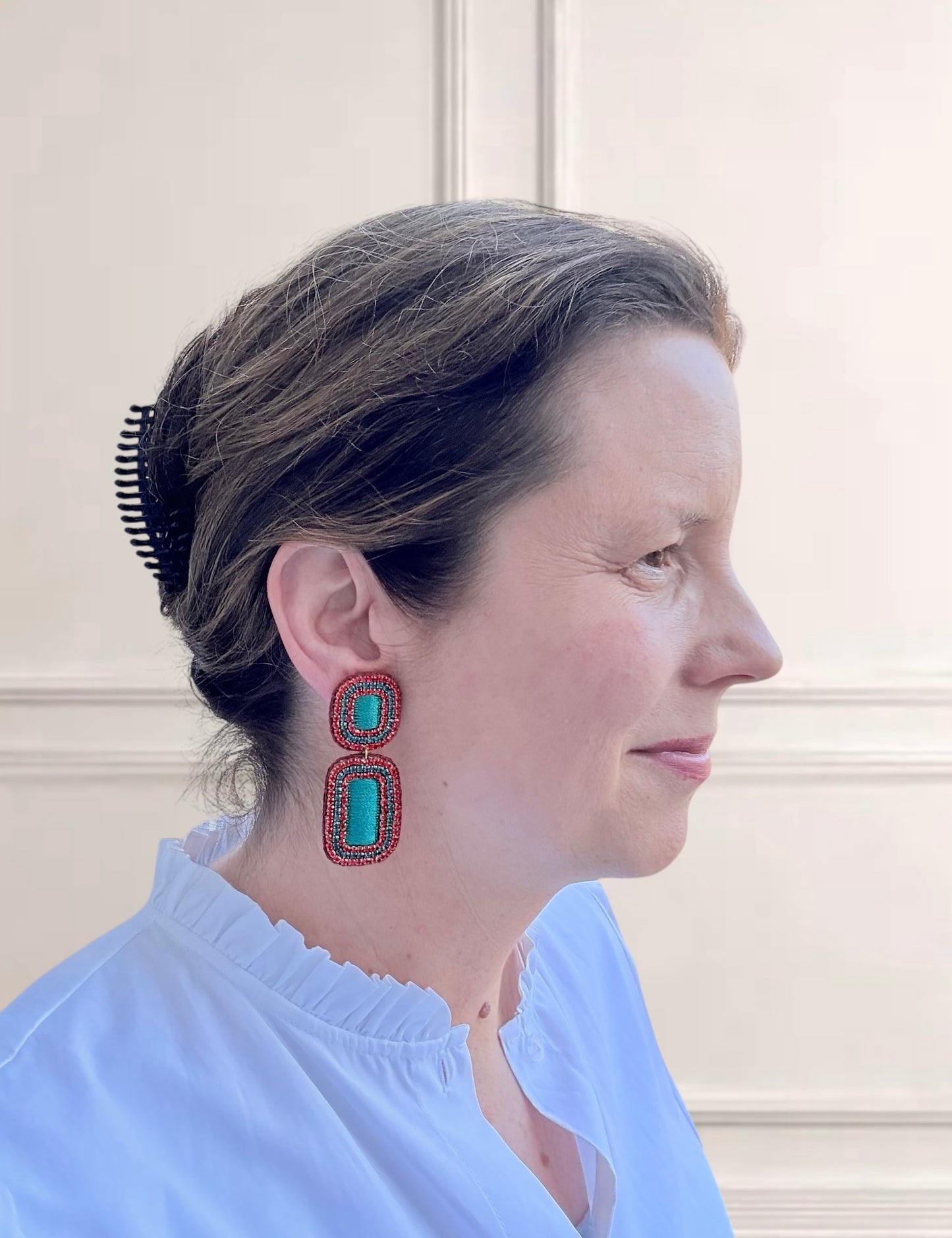 Handfertige Ohrringe aus indischer Seide in petrol und rot