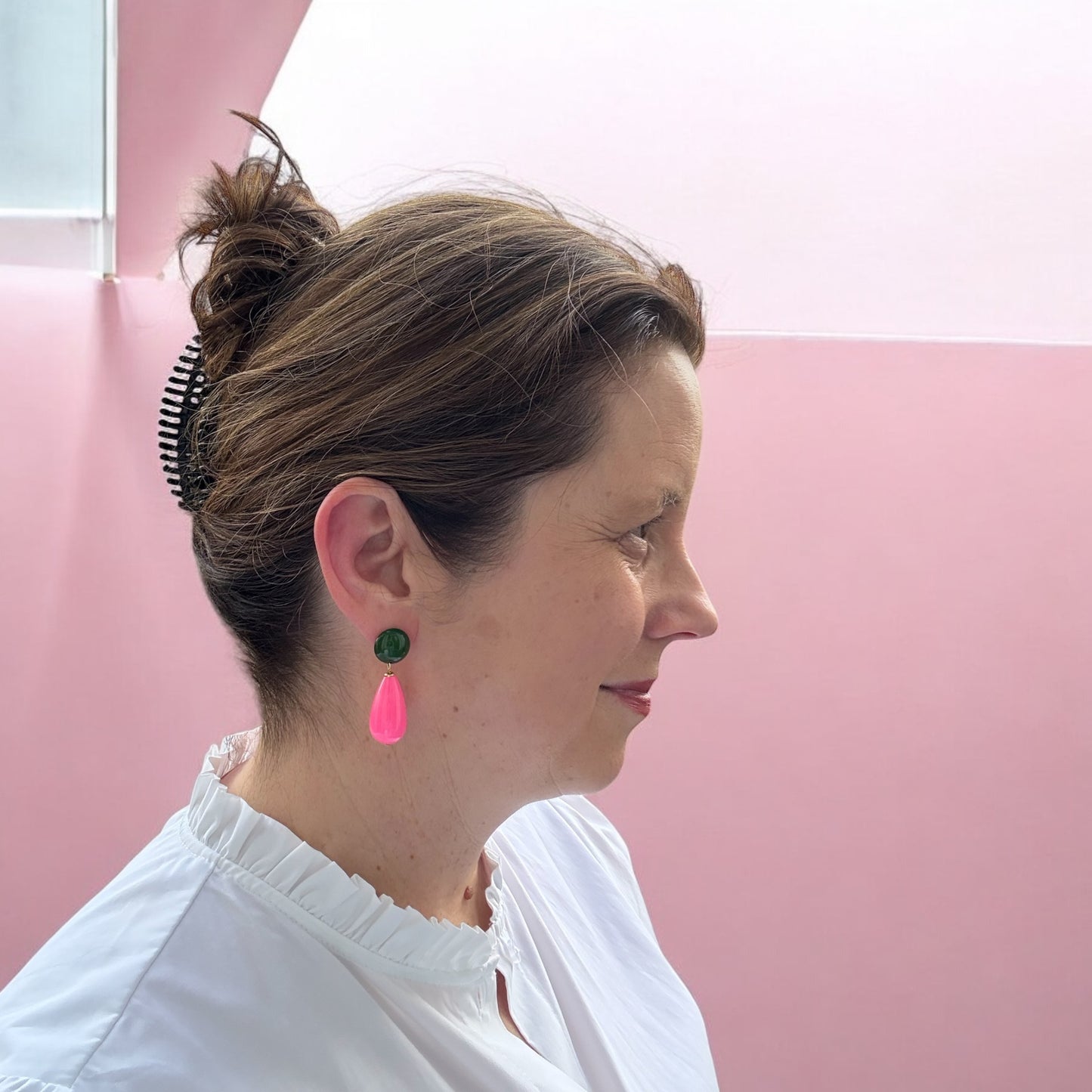 Tropfen-Ohrringe in pink und dunkelgrün