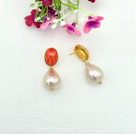 Vergoldetet Ohrringe in orange mit Baumwolltropfen