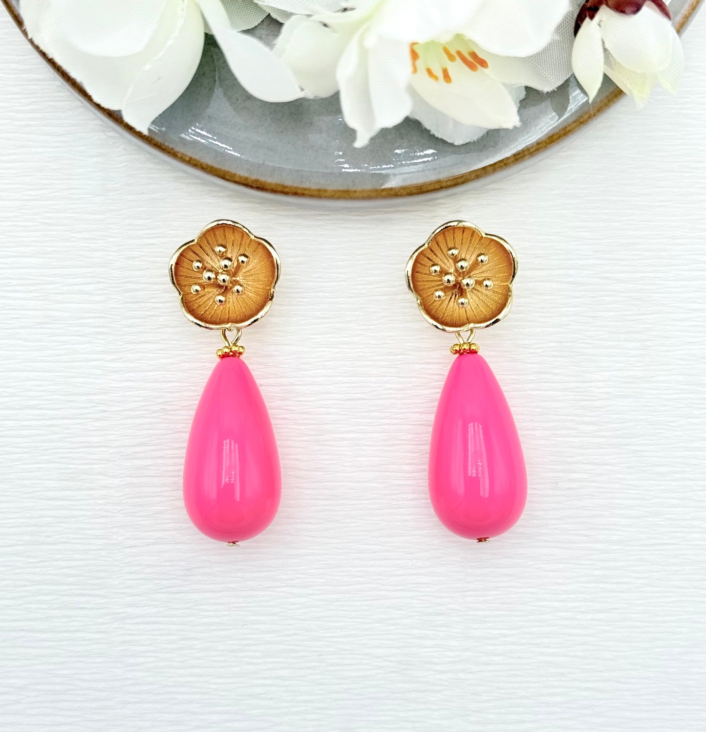 Ohrringe Statement, schöne Ohrringe, bunte Ohrringe, Statement Ohrringe, große Ohrringe, edle Ohrringe, Sommerohrringe, Ohrringe für den Sommer, edler Modeschmuck, besondere Ohrringe, Ohrringe mit Blüten, Blütenohrringe