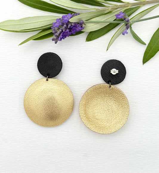 Wunderschöne leichte Lederohrringe in edlem Gold und Schwarz