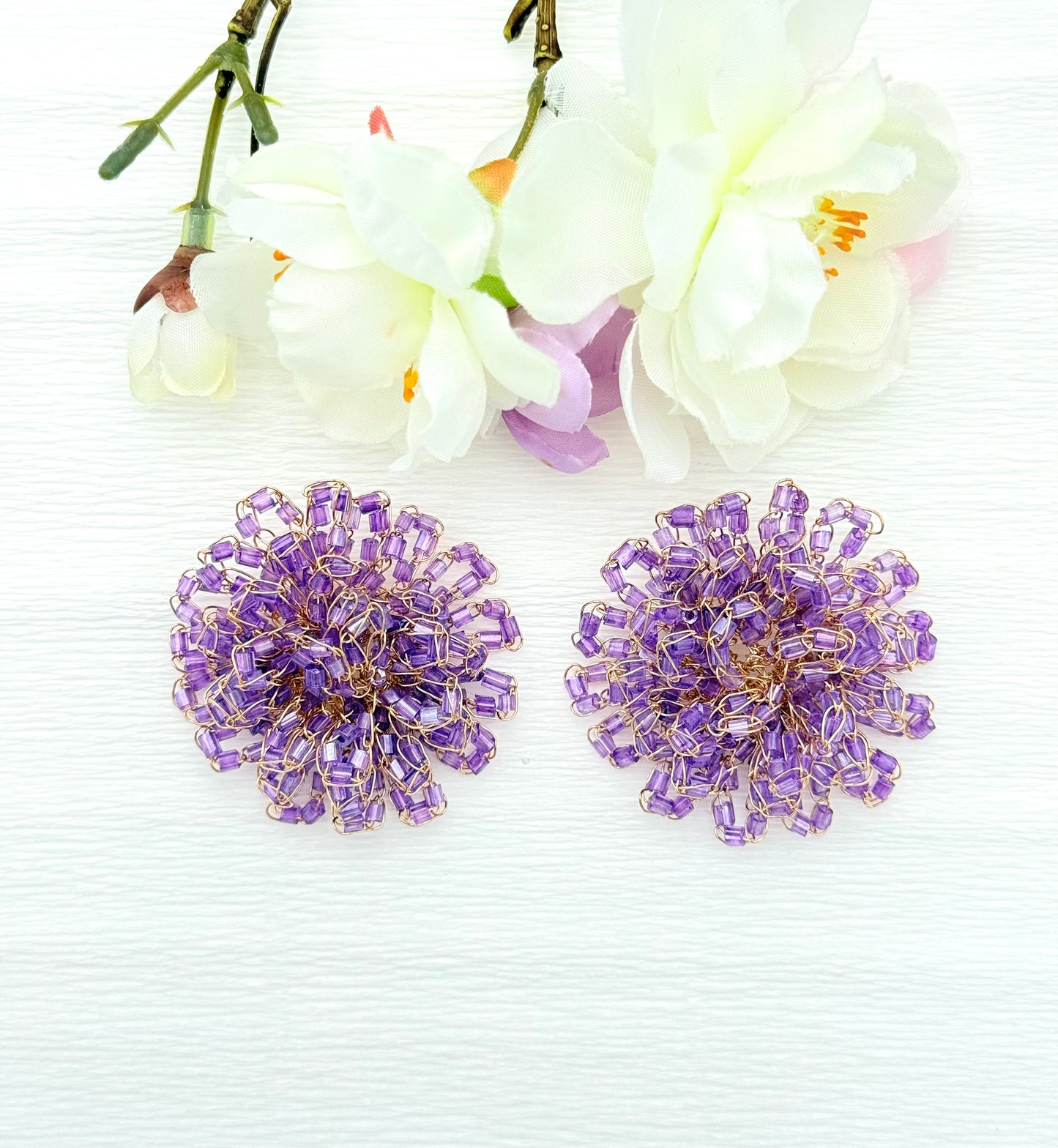 Edle Ohrringe in Form einer großen lila Blüte - SALE (statt 129,95 €)