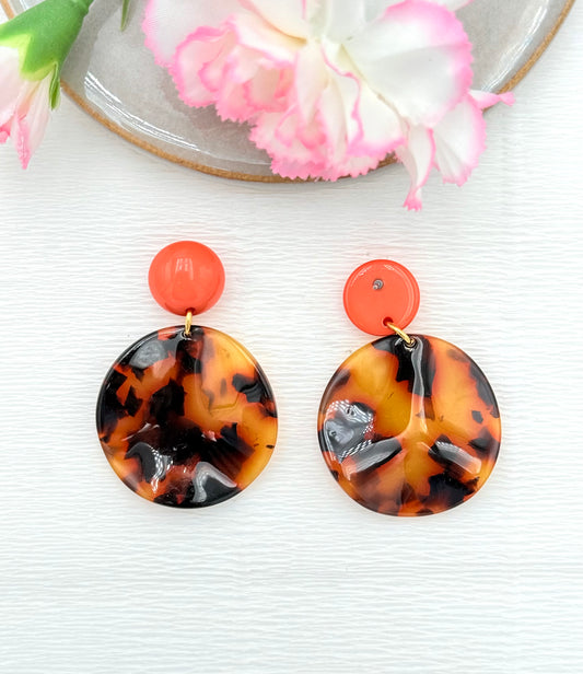 Edle Ohrringe, große Ohrringe, hochwertiger Modeschmuck, edler Modeschmuck, Modeschmuck Ohrringe, Ohrringe aus Horn, Onlineshop Ohrringe, Statement Ohrringe, Statementohrringe, Ohrringe orange Horn