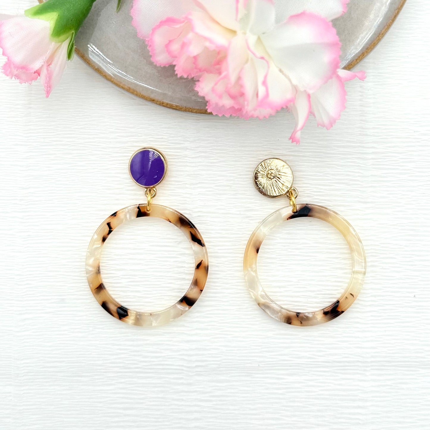 Goldene Ohrringe, Ohrringe gold, Hornohrringe, Ohrringe mit Horn, Ohrringe in Hornoptik,
Ohrringe mit Hornanhänger, Horn Ohrringe, Ohrringe Hornoptik, Ohrringe lila mit Horn