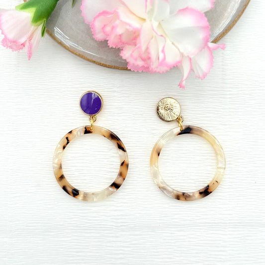 Goldene Ohrringe, Ohrringe gold, Hornohrringe, Ohrringe mit Horn, Ohrringe in Hornoptik,
Ohrringe mit Hornanhänger, Horn Ohrringe, Ohrringe Hornoptik, Ohrringe lila mit Horn