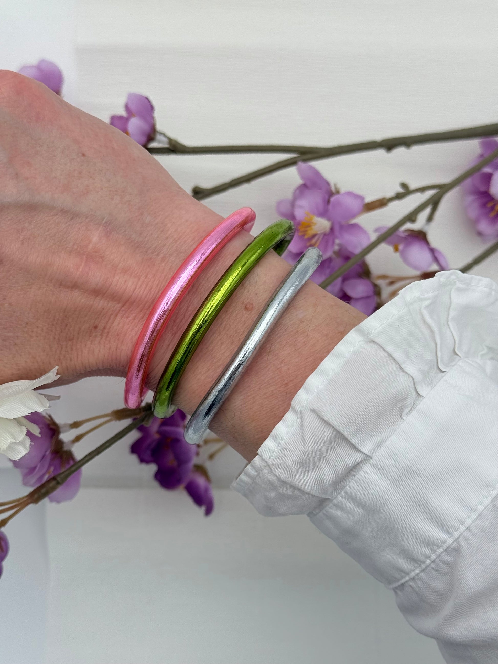 Buddha Armreif rosa, grün, silber für Damen