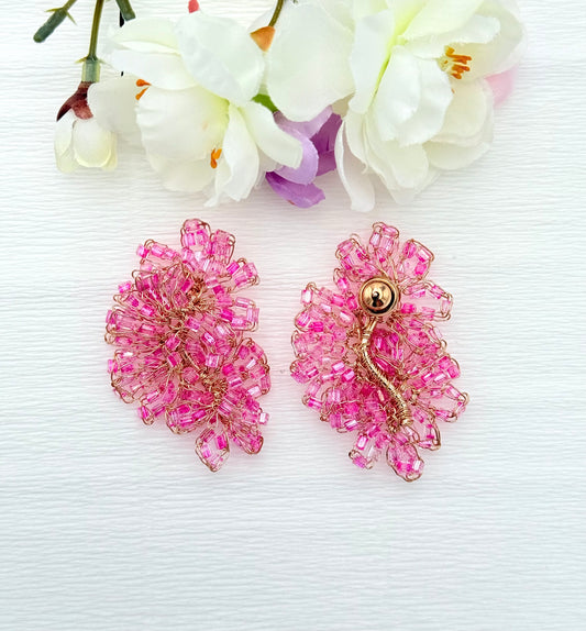 Strahlende pinke Perlenohrringe in Form einer länglichen Blüte - SALE (statt 129,95 €)