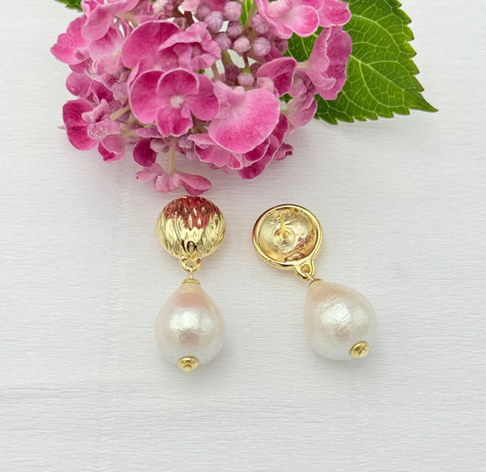 Vergoldetet Ohrringe mit wunderschöner Baumwollperle