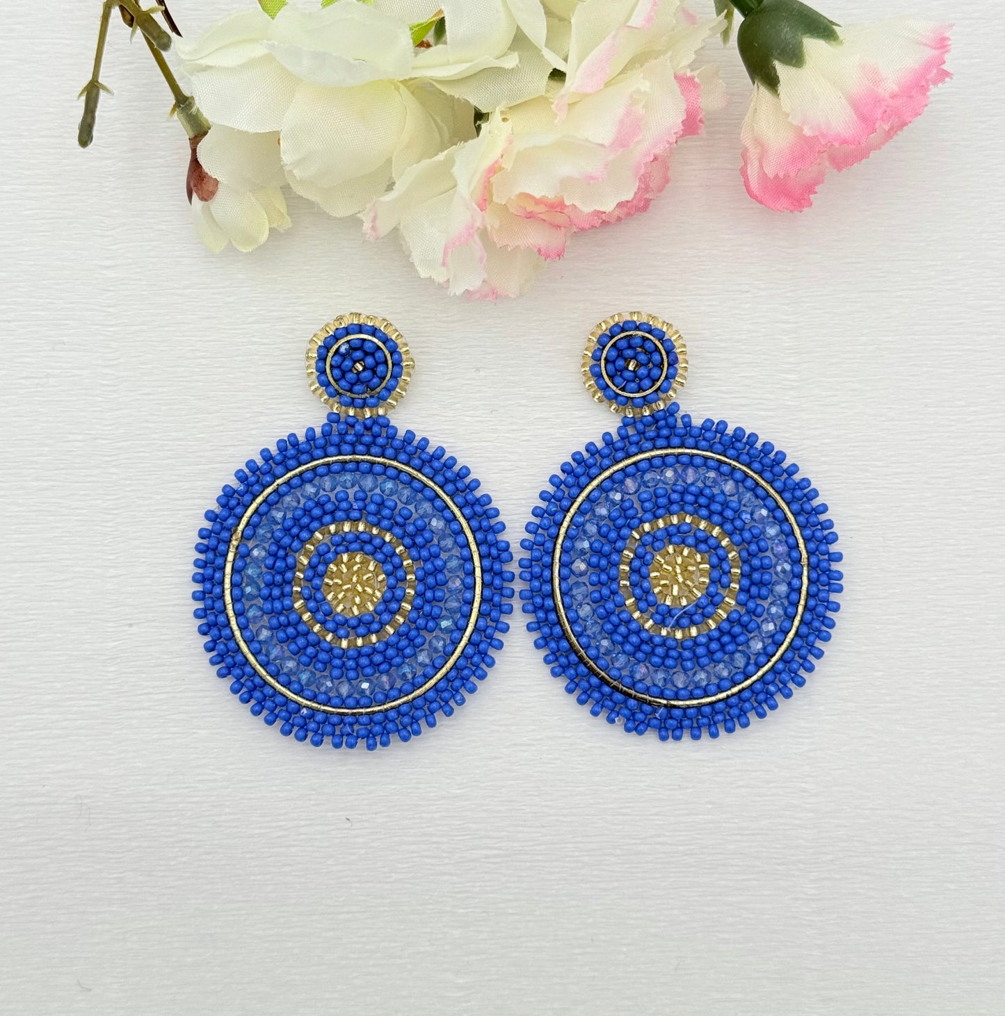 Blaue Ornament-Ohrringe