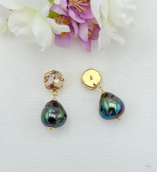 Champagnerfarbener Stecker mit dunkelgrauer Mallorcaperle