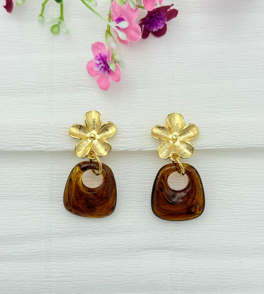 Blumen-Clips mit Anhänger in Hornoptik