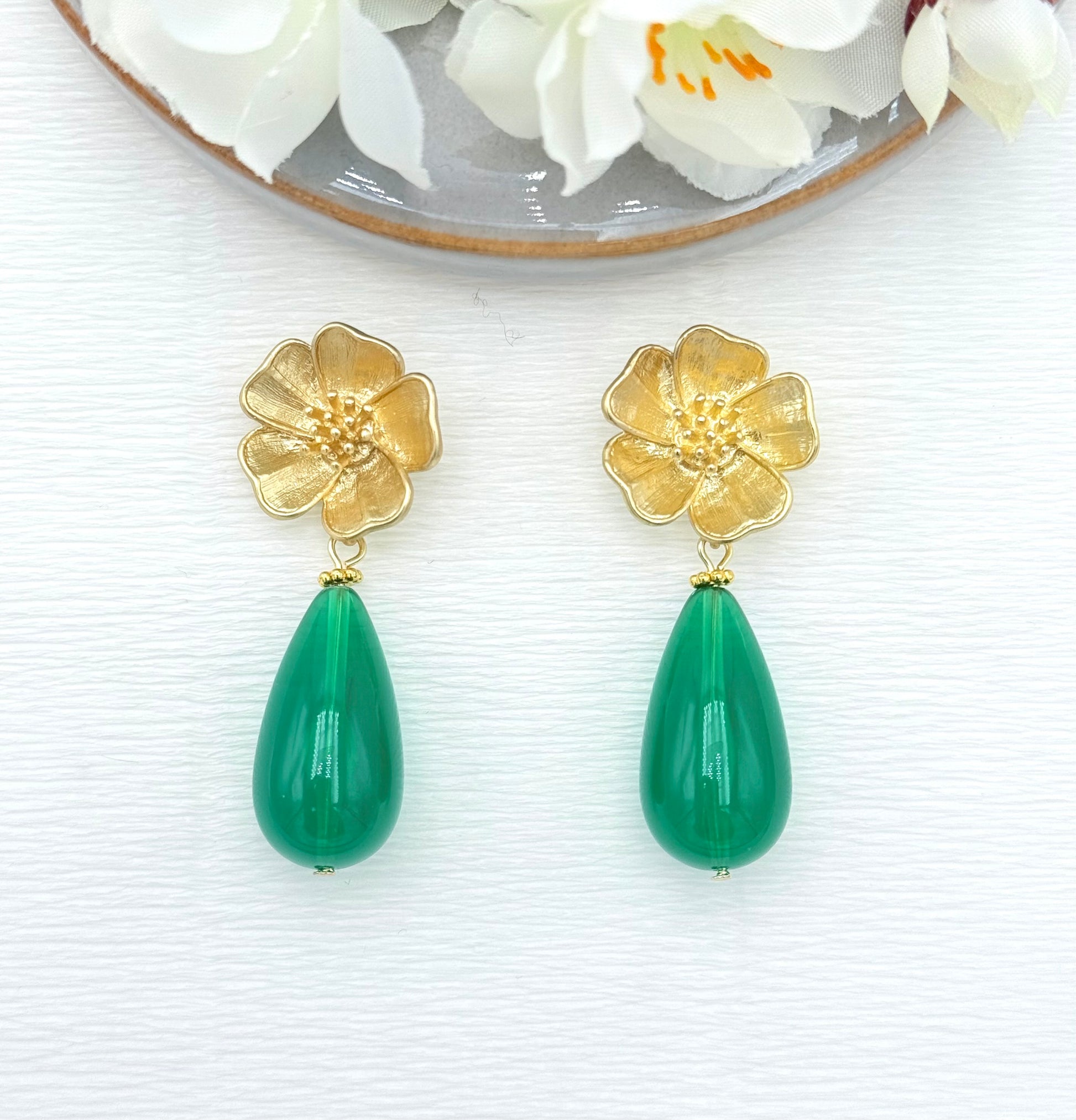 Ohrringe Statement, schöne Ohrringe, bunte Ohrringe, Statement Ohrringe, große Ohrringe, edle Ohrringe, Sommerohrringe, Ohrringe für den Sommer, edler Modeschmuck,  besondere Ohrringe, Ohrringe mit Blüten, Blütenohrringe

