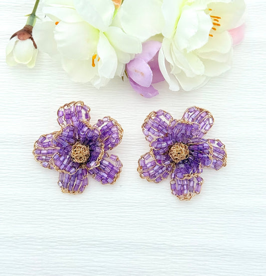 Edle Hingucker-Ohrringe in Form einer grossen lilafarben Blume - SALE (statt 129,95 €)