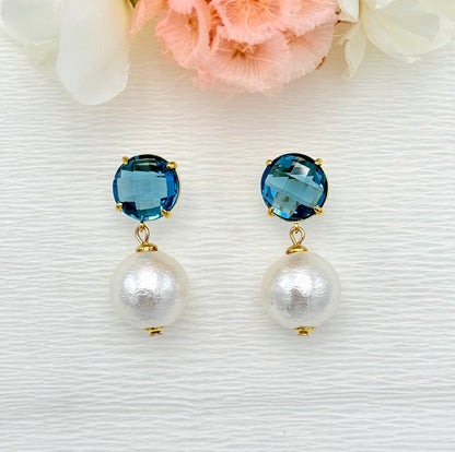 Blaue Ohrringe, Ohrringe blau, Ohrringe mit Baumwollperle, Glitzer Ohrringe, Ohrringe glitzer, Modeschmuck Ohrringe, hochwertiger Modeschmuck, Onlineshop Ohrringe, edle Ohrringe, Baumwollperlen, Ohrringe leicht