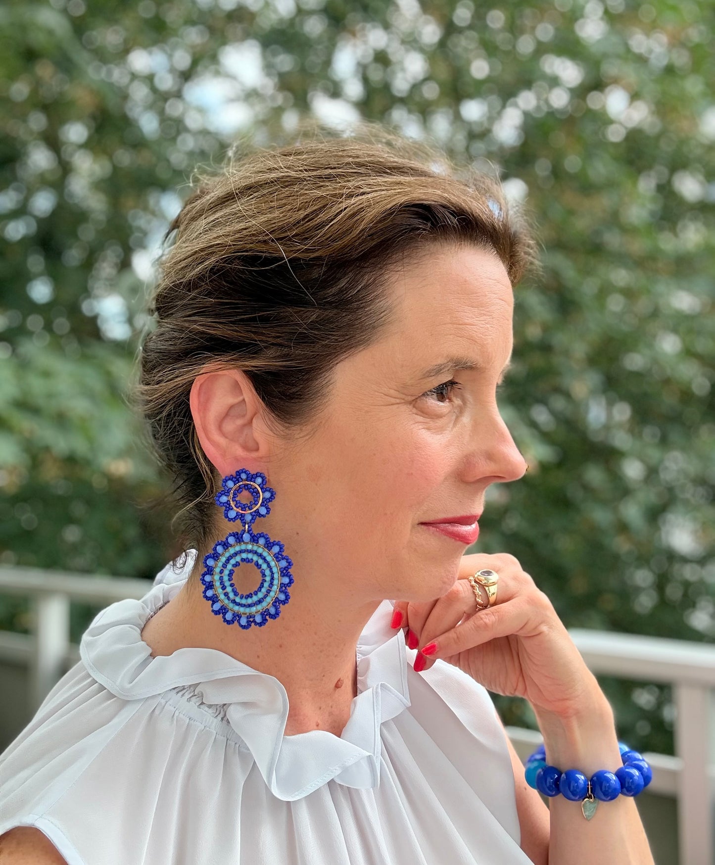 Blaue Ornament-Ohrringe