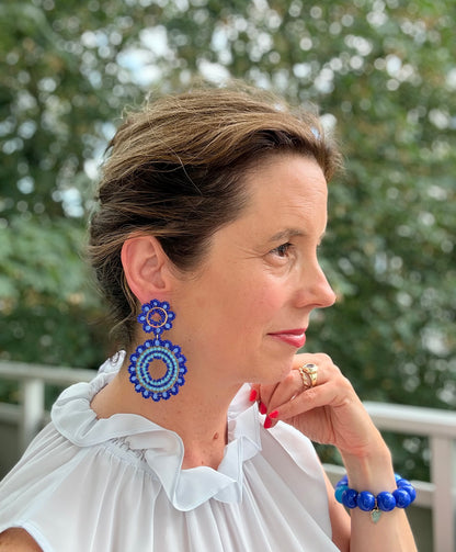 Blaue Ornament-Ohrringe