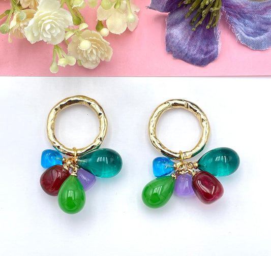 Bunte Ohrringe, Ohrringe bunt, Ohrringe mit Anhänger, Modeschmuck Ohrringe, hochwertiger Modeschmuck, Onlineshop Ohrringe, Statementohrringe, klassische Ohrringe, Julilein Ohrringe, Ohrringe mit Muranoglas, auffällige Ohrringe