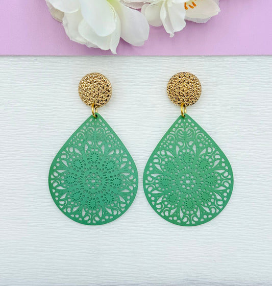 Grüne Ohrringe, Ohrringe grün, Ohrringe mit Anhänger, Modeschmuck Ohrringe, hochwertiger Modeschmuck, Onlineshop Ohrringe, Statementohrringe, klassische Ohrringe, Julilein Ohrringe, leichte Ohrring