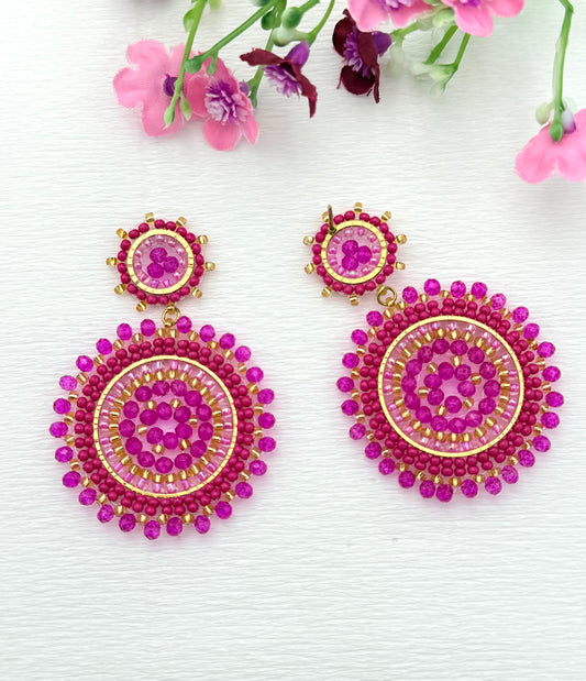 Wunderschöne pinke Ornament-Ohrringe