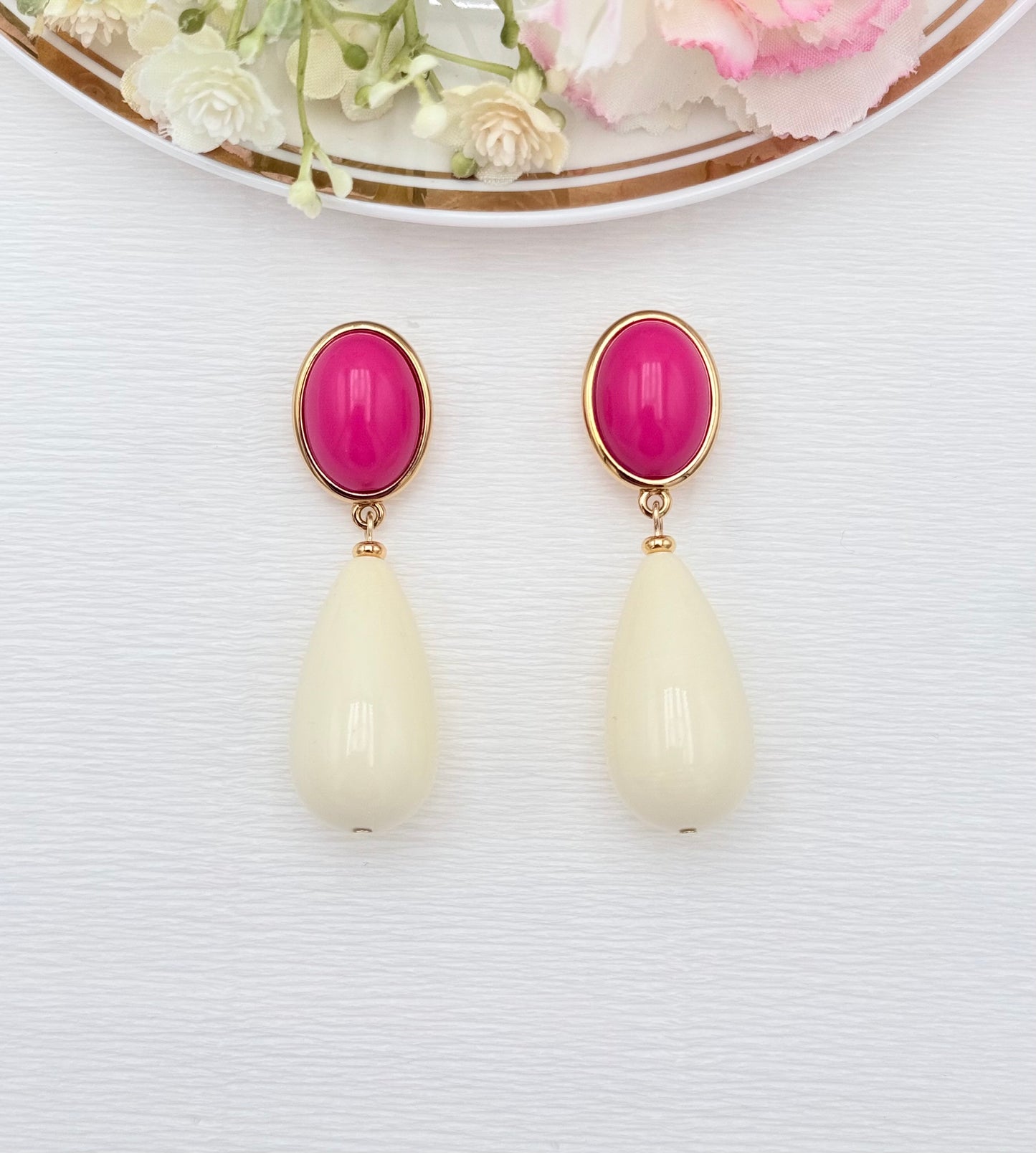 Tropfenohrringe in zartem pink und edlem cremeweiß