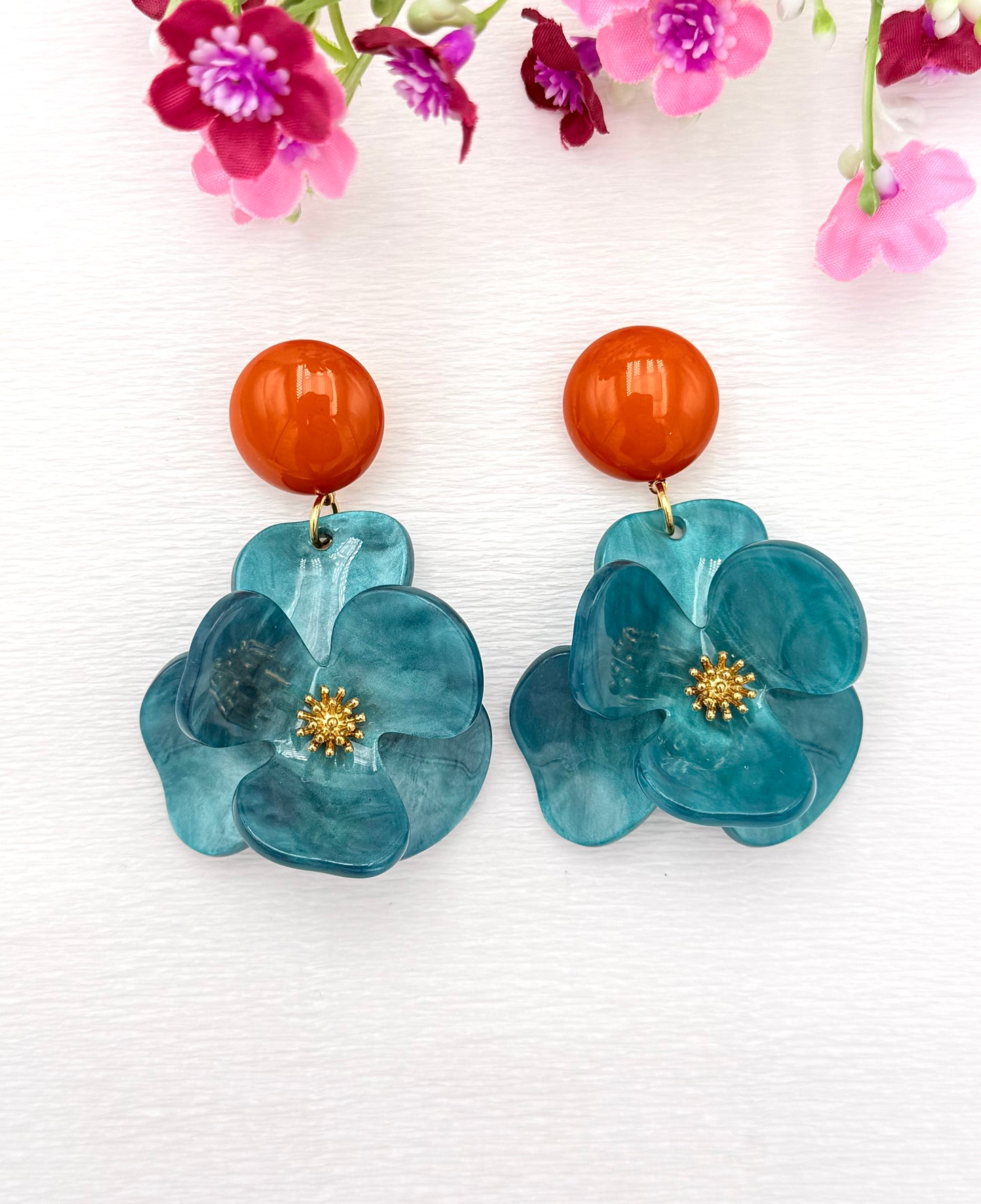 Grosse Blumen-Ohrringe in Türkis und Orange