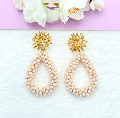 Beige Ohrringe, Ohrringe beige, Ohrringe mit Tropfen, Tropfenohrringe, Glitzer Ohrringe, Ohrringe glitzer, Modeschmuck Ohrringe, hochwertiger Modeschmuck, Onlineshop Ohrringe, Statementohrringe