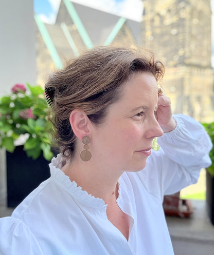 Alexia Mini - Gold schimmernde Ohrringe aus feinstem Leder