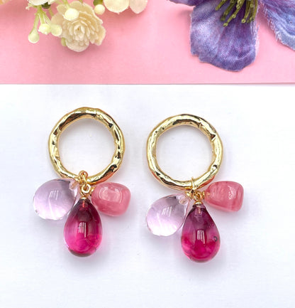 Rosa Ohrringe, Ohrringe rosa , Ohrringe mit Anhänger, Modeschmuck Ohrringe, hochwertiger Modeschmuck, Onlineshop Ohrringe, Statementohrringe, klassische Ohrringe, Julilein Ohrringe, Ohrringe mit Muranoglas, auffällige Ohrringeosa