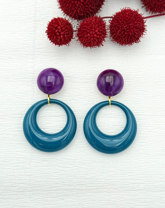 Lila Ohrringe mit petrolfarbenem Anhänger