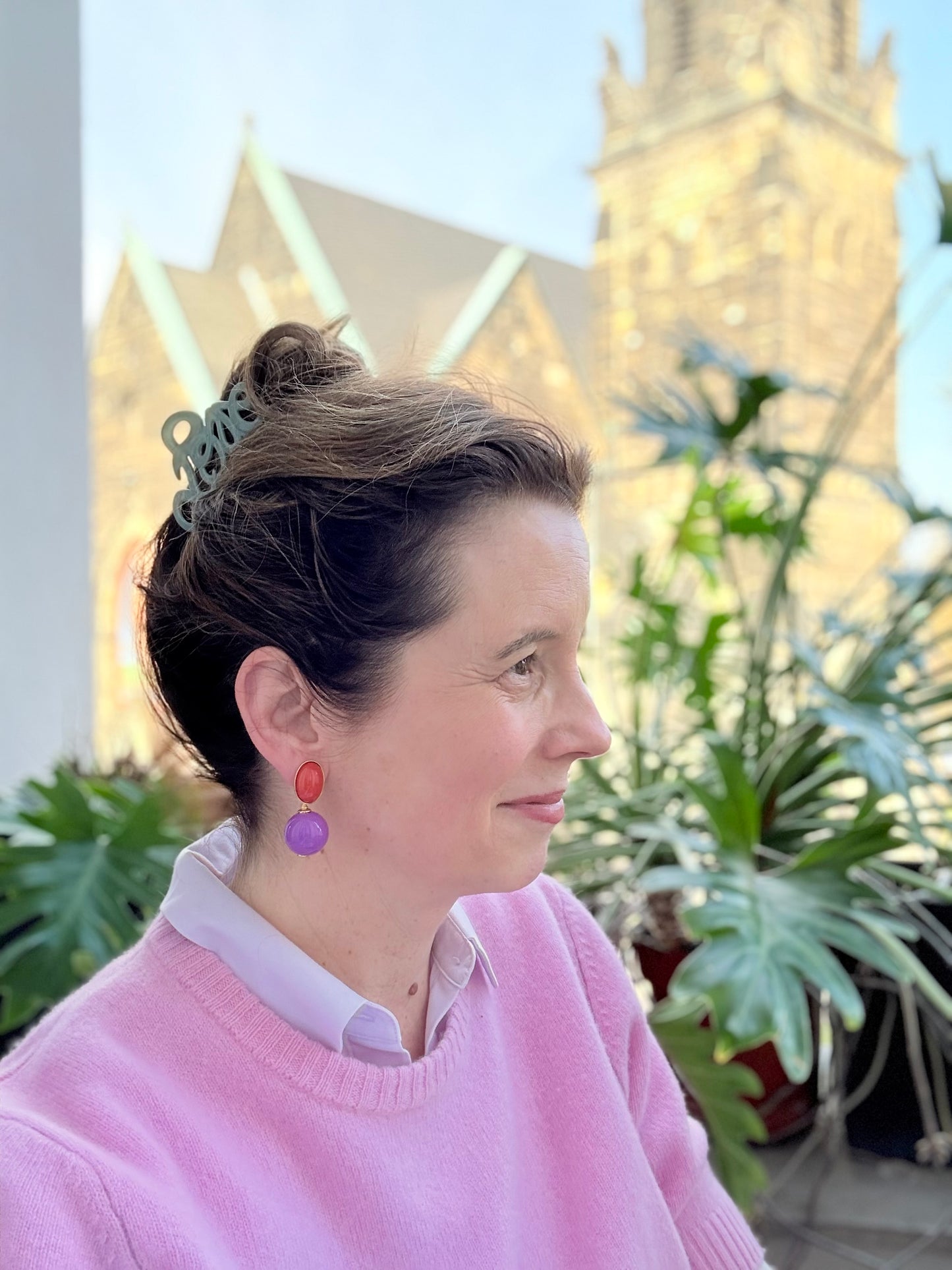 Vergoldete Ohrringe in Orange und Lila
