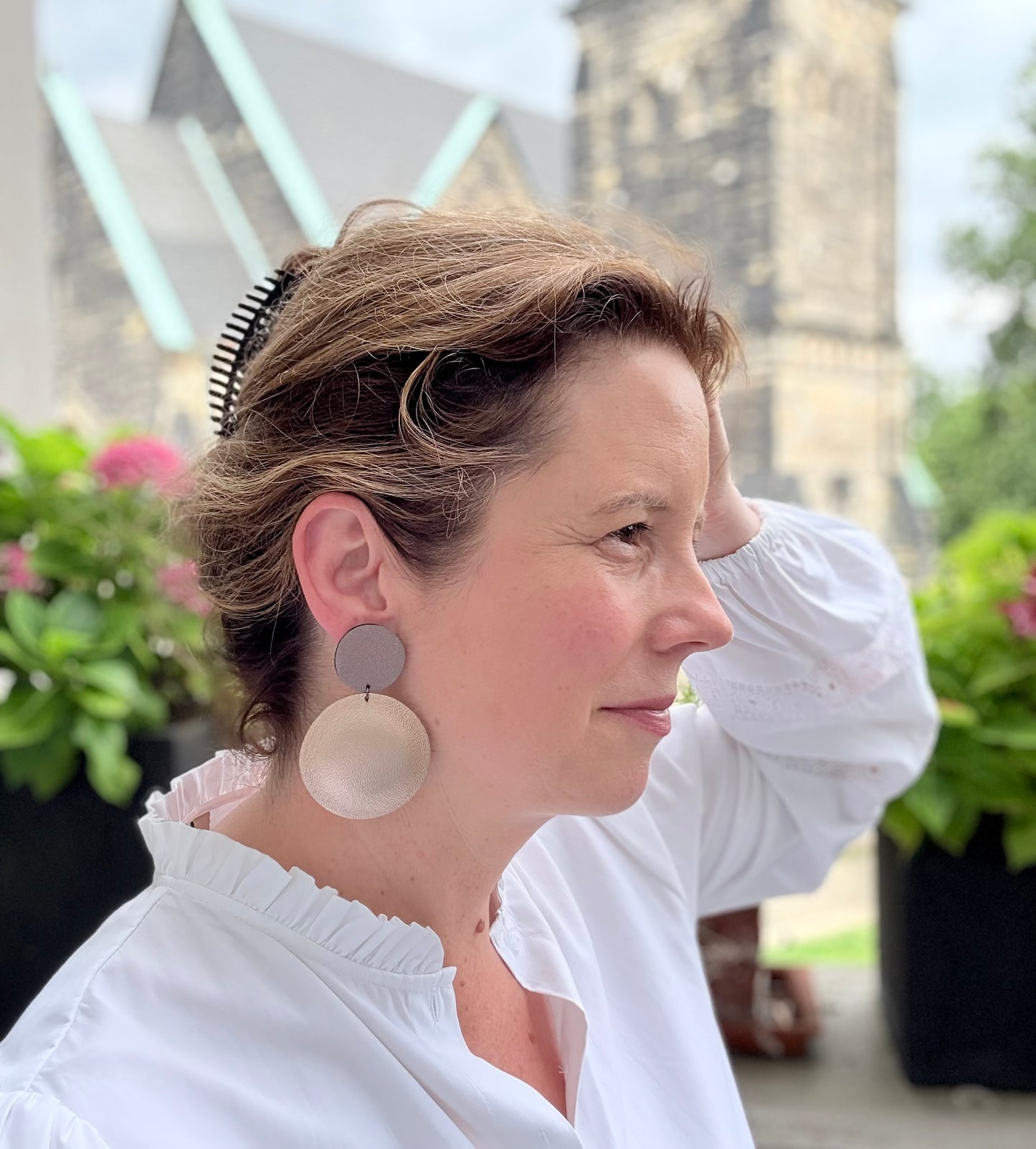 Große Boho Statementohrringe aus Leder in mattem Goldton