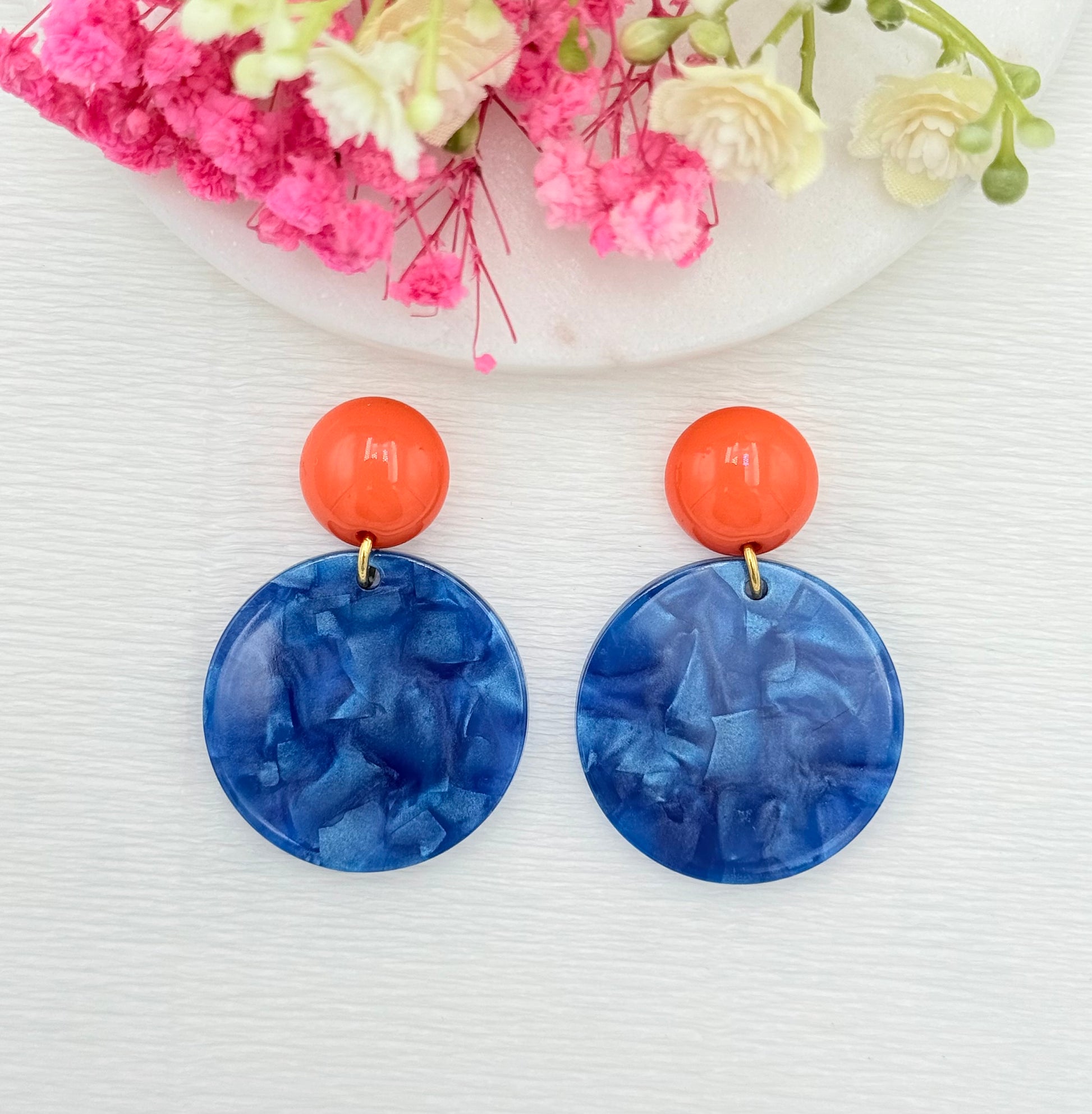 Ohrringe Statement, schöne Ohrringe, bunte Ohrringe, Statement Ohrringe, glänzende Ohrringe, große Ohrringe, edle Ohrringe, Sommerohrringe, Ohrringe für den Sommer, Ohrringe blau orange, Ohrringe orange blau