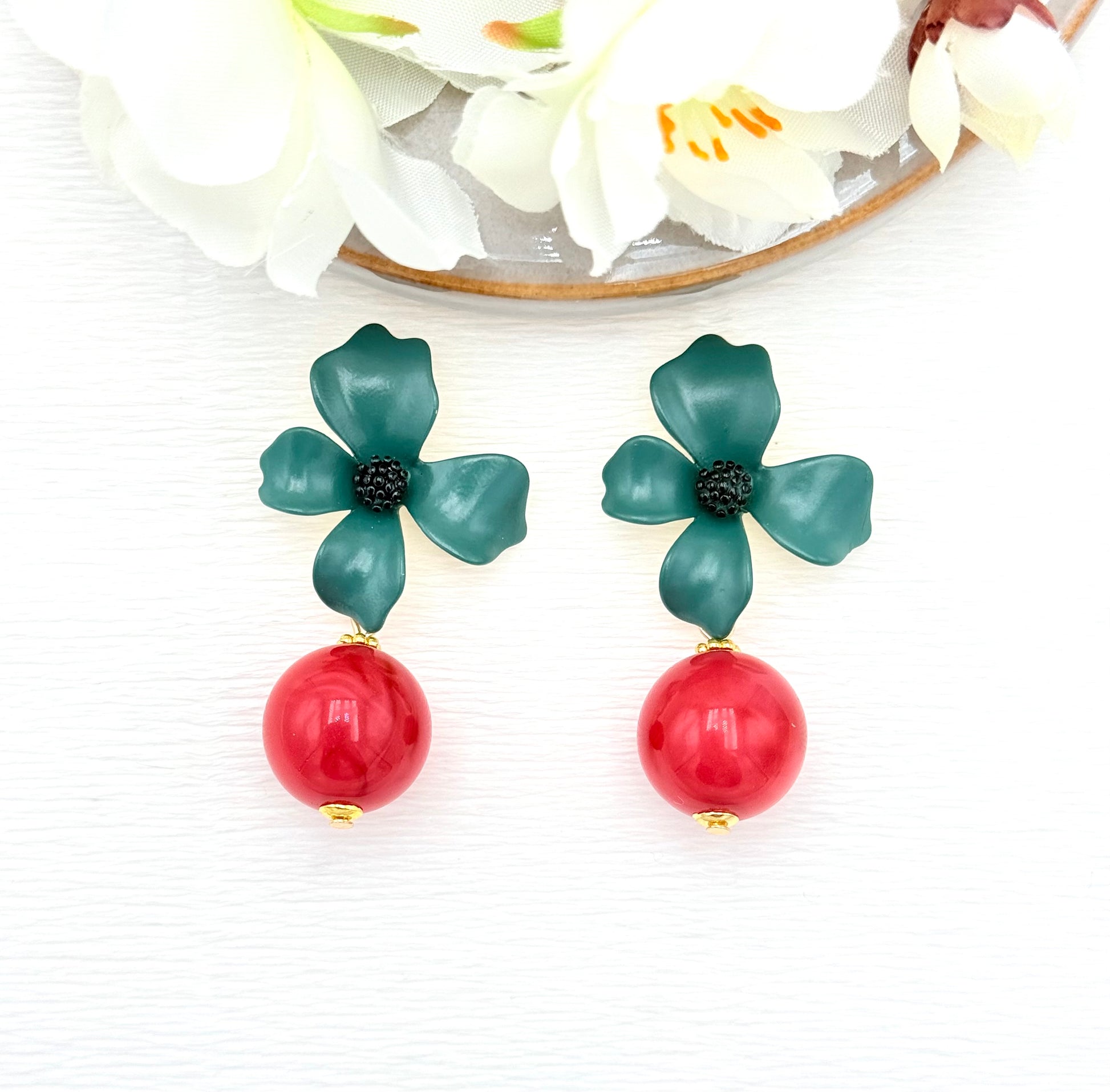 Ohrringe Statement, schöne Ohrringe, bunte Ohrringe, Statement Ohrringe, große Ohrringe, edle Ohrringe, Sommerohrringe, Ohrringe für den Sommer, edler Modeschmuck,  besondere Ohrringe, Ohrringe mit Blüten, Blütenohrringe