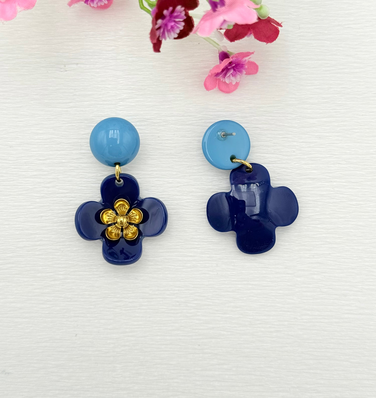 Dunkelblaue Blumenohrringe - Unsere neue Kollektion Poppy Bloom